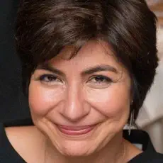 Sophie Douchevsky, avocate en droit immobilier spécialisée dans les problématiques bailleurs-locataires et les baux d’habitation