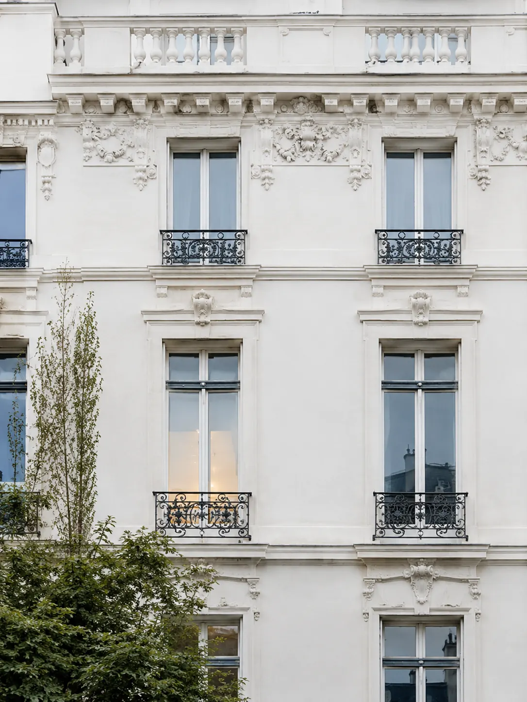 Façade parisienne illustrant les questions de gestion locative